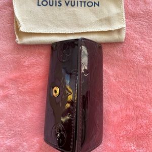 ❤️authentic lv vernis keychain ❤️